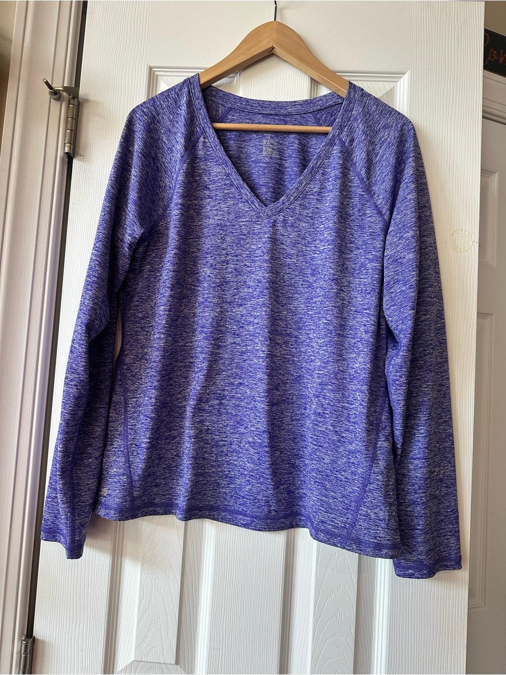 Women’s V-Neck Long Sleeve Top in Heather Purple